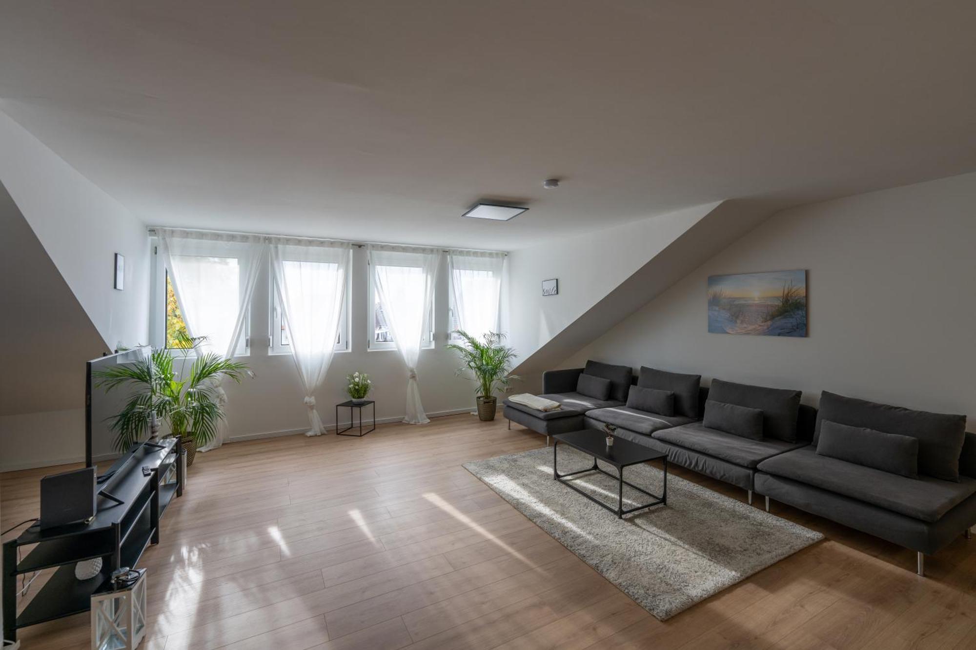Apartment Im Dachgeschoss Plankstadt Bagian luar foto